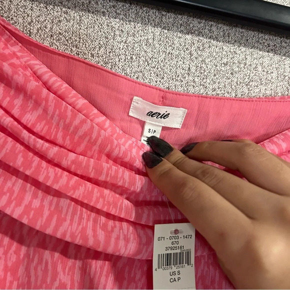 NWT‎ Aerie Chiffon pink wrap layered skirt. Size small - Picture 4 of 4
